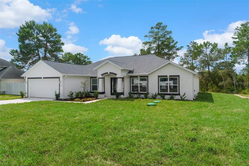 3 bedroom Single Family Residence at 13058 Kittiwake Road, Royal Highlands, Weeki Wachee — photo 2