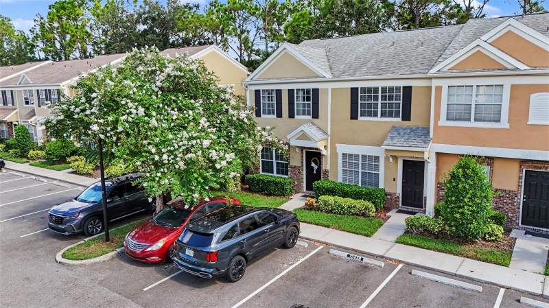 2 bedroom Townhouse at 12434 Berkeley Square Drive, Berkeley Square, Tampa — photo 4