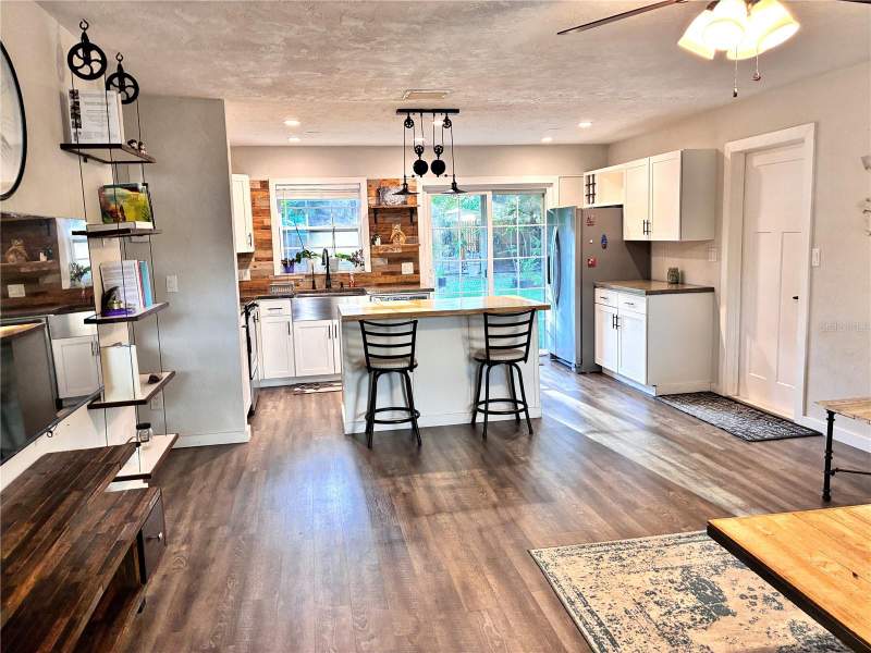 2 bedroom Single Family Residence at 9150 50th Street, Skyview Terrace 4th Add, Pinellas Park — photo 4