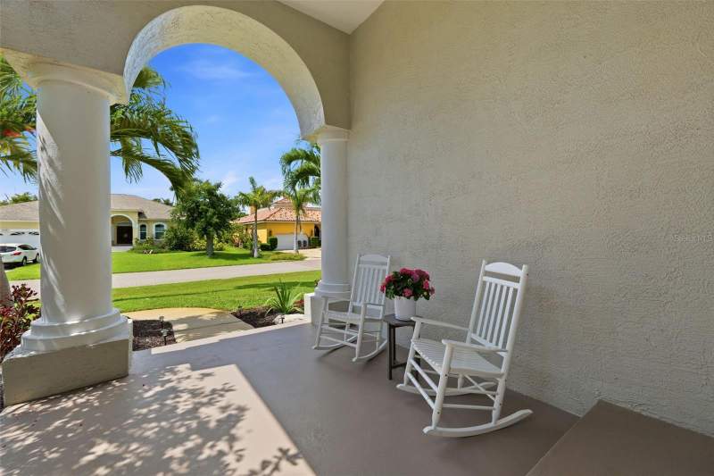 3 bedroom Single Family Residence at 631 De Soto Drive, Tierra Verde Unit 1 4th Rep, Tierra Verde — photo 3