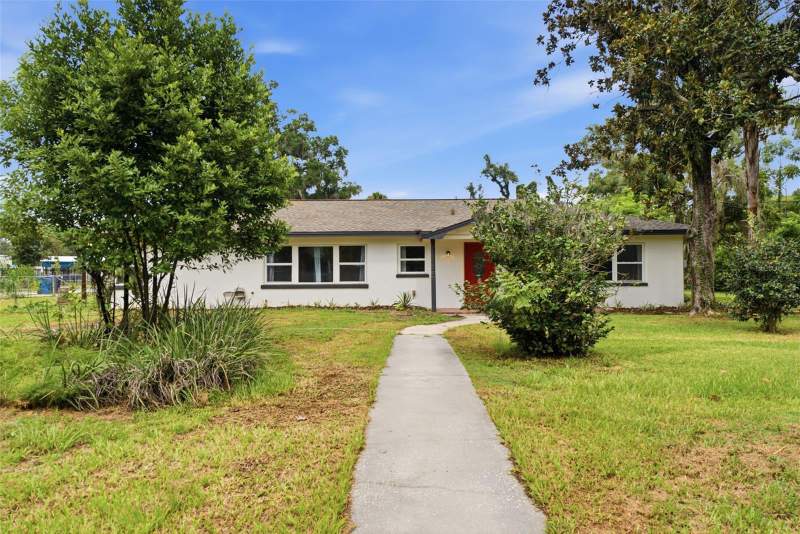 3 bedroom Single Family Residence at 625 Limona Road, Brandon, Brandon — photo 3