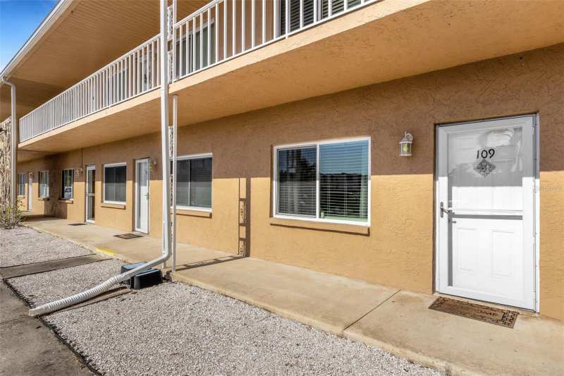 2 bedroom Condominium at 8039 Garden Drive #109, Gardens The Condo, Seminole — photo 1