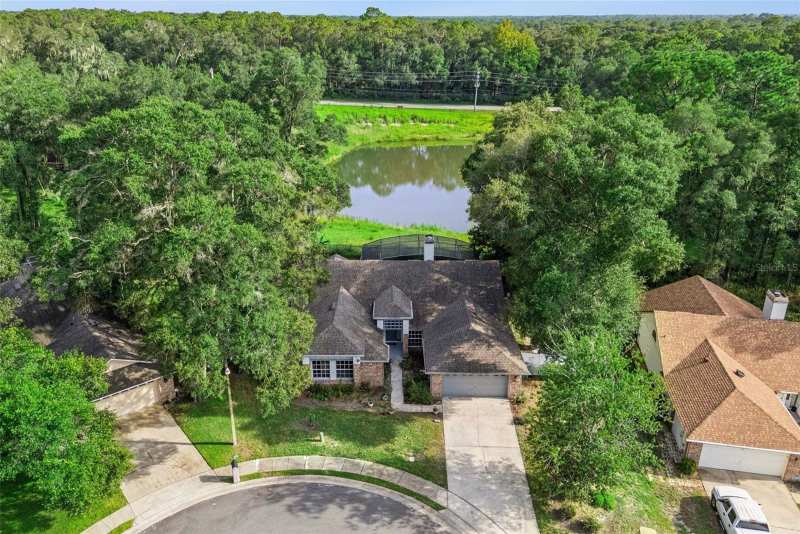 4 bedroom Single Family Residence at 806 Oak Forest Court, Bent Oaks Unit 1, Deland — photo 1