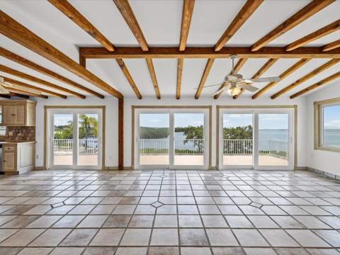 1647 Sea Breeze Drive, Tarpon Springs FL - photo 12 of 79