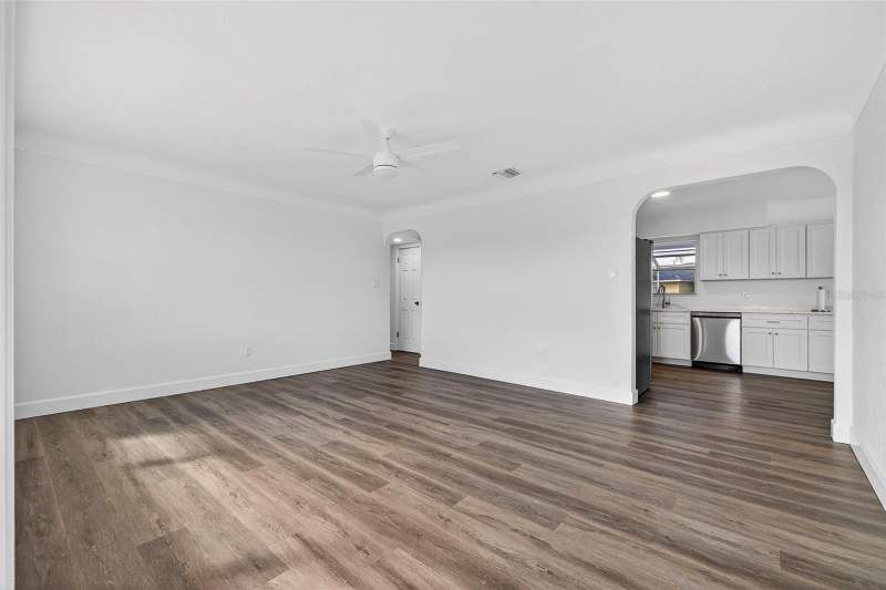 2 bedroom Single Family Residence at 211 89TH AVENUE, SUN-LIT SHORES, ST PETERSBURG — photo 3