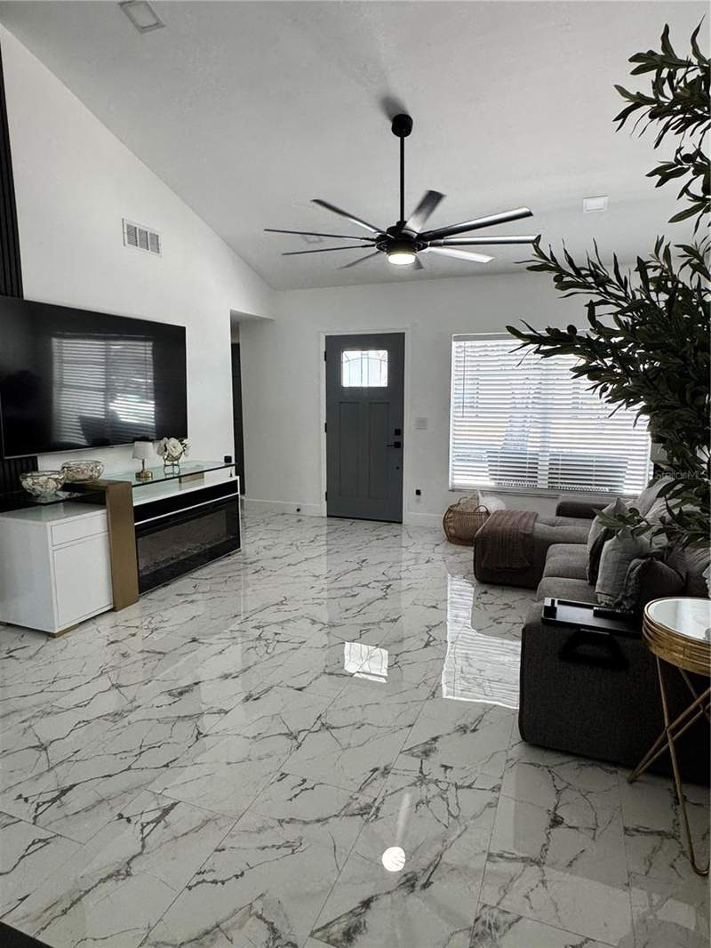 3 bedroom Single Family Residence at 10114 Briarwick Court, Timberlane Sub Unit 4, Tampa — photo 5