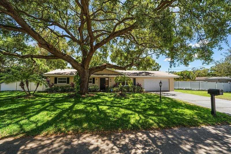 5 bedroom Single Family Residence at 1980 1st Avenue, Lake Judy Lee Sub, Largo — photo 1