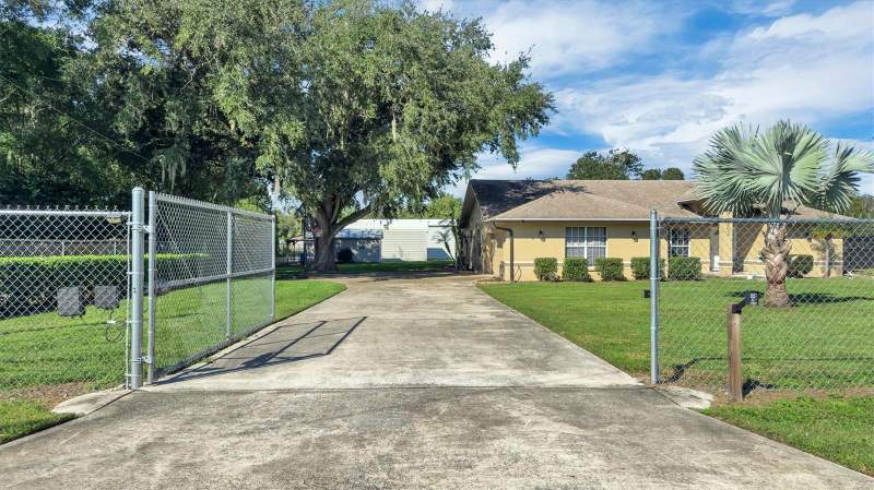 3 bedroom Single Family Residence at 302 N Webb Road, Plant City, Plant City — photo 3