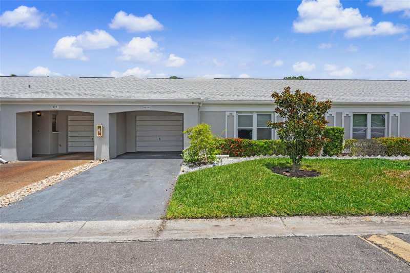 2 bedroom Condominium at 8359 Candlewood Road #8359, Chateaux De Bardmoor, Seminole — photo 1