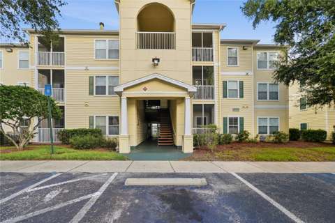 18471 Bridle Club Drive, home for sale in Tampa 33647