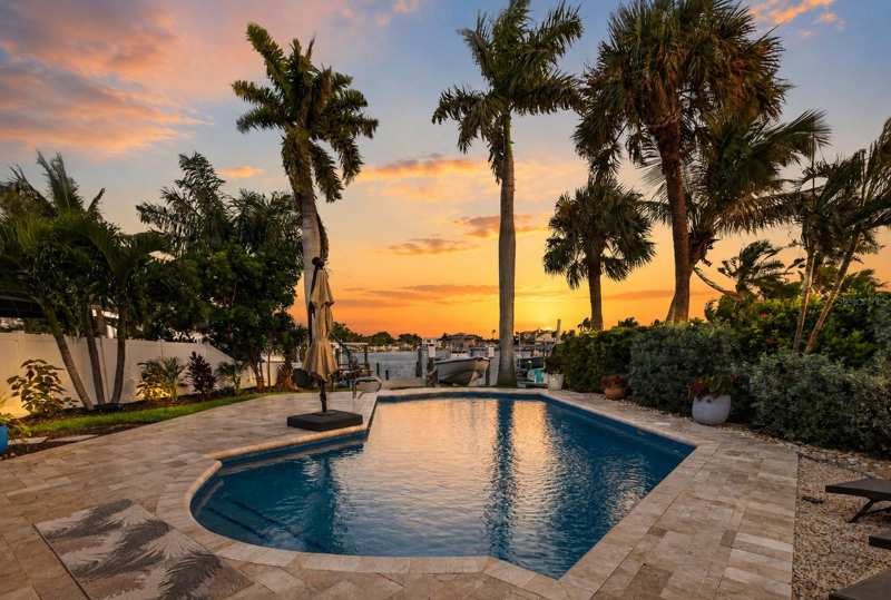 3 bedroom Single Family Residence at 8009 13th Avenue, South Cswy Isle Yacht Club 4th Add, St Petersburg — photo 1