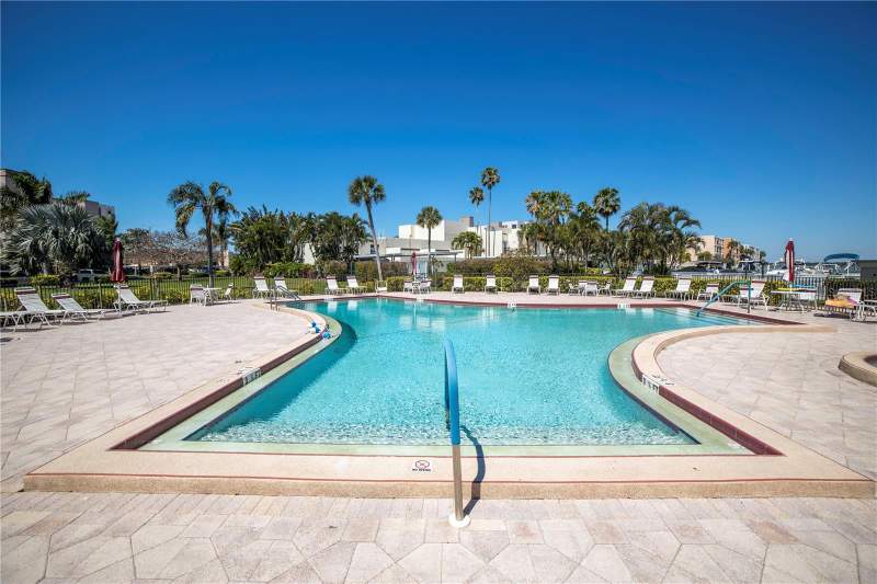 2 bedroom Condominium at 7300 Sun Island Drive #602, Bay Island Group 15, South Pasadena — photo 3