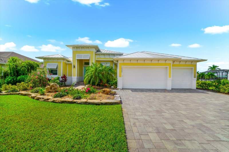 4 bedroom Single Family Residence at 15388 Alsask Circle, Port Charlotte Sec 093, Port Charlotte — photo 2