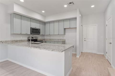 288 N Oak Avenue, Sanford FL - photo 11 of 42