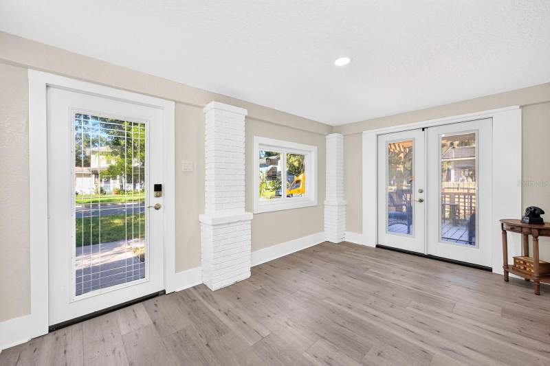 5 bedroom Single Family Residence at 211 S Maple Avenue, Sanford Town Of, Sanford — photo 4