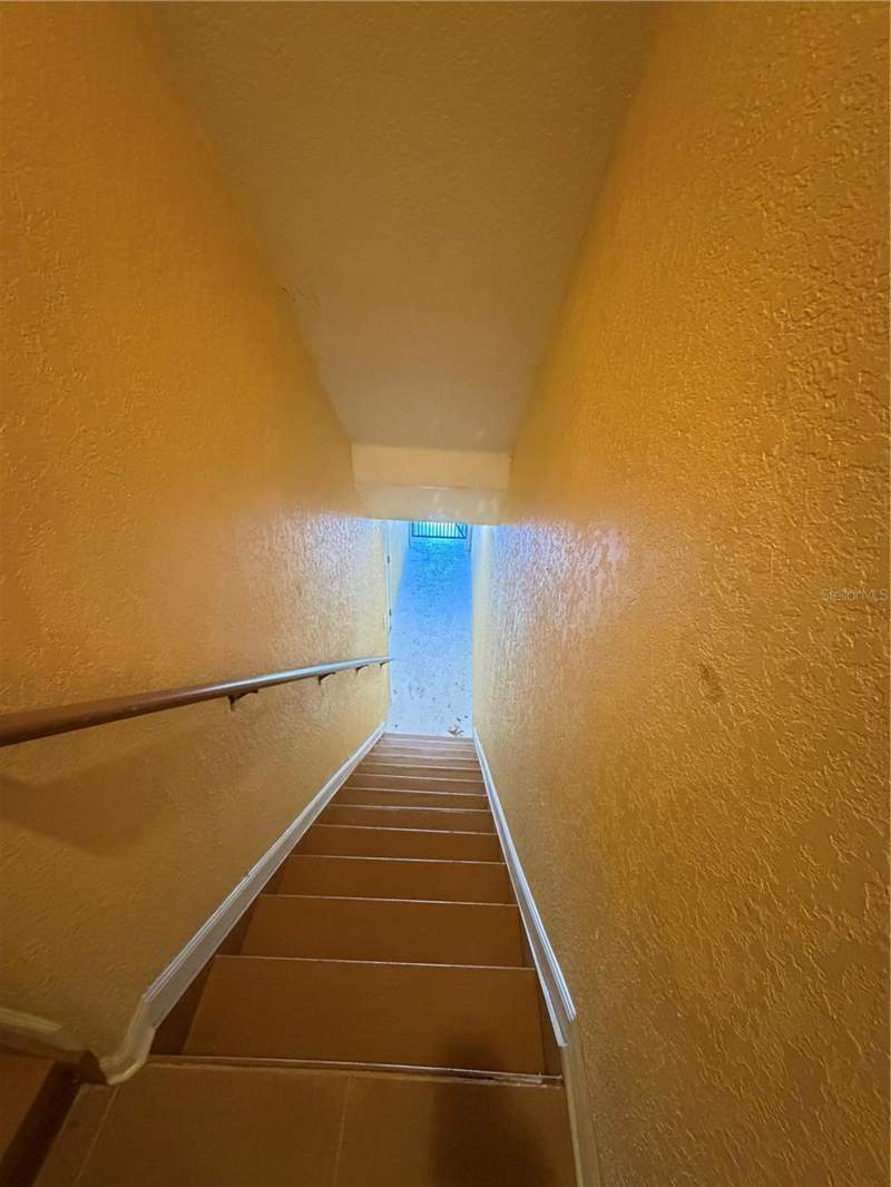 2 bedroom Townhouse at 4817 Tuscan Loon Drive, Palm River Twnhms Ph 1, Tampa — photo 4
