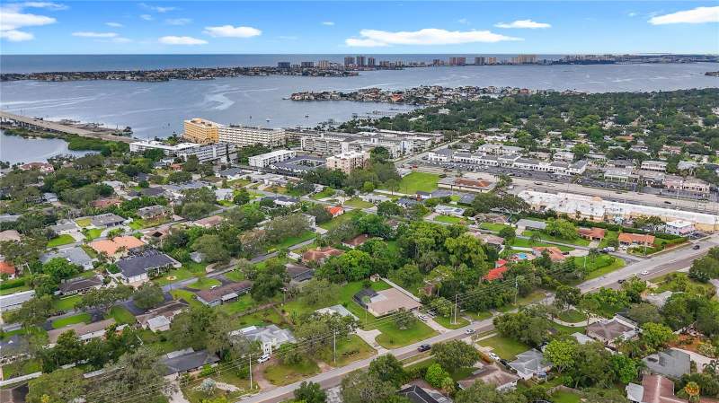 3 bedroom Single Family Residence at 108 Indian Rocks Road, Harbor Bluffs Sec 1, Belleair Bluffs — photo 2