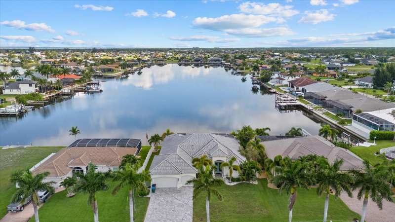 4 bedroom Single Family Residence at 4227 NW 28th Street, Cape Coral, Cape Coral — photo 1