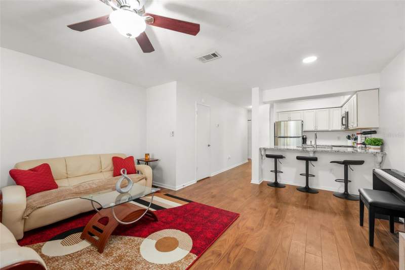 2 bedroom Condominium at 2735 SW 35th Place #903, Casablanca West, Gainesville — photo 4