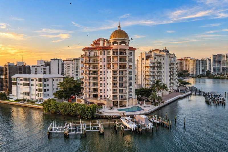 4 bedroom Condominium at 420 Golden Gate Point #700, The Grande Riviera, Sarasota — photo 1