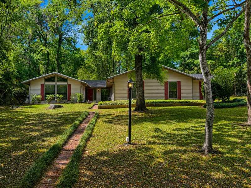 4 bedroom Single Family Residence at 9331 NW 13th Place, Oak Crest Estate Add #1, Gainesville — photo 1