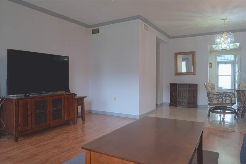 2 bedroom Condominium at 5900 21st Street #6, Town Apts Condo, St Petersburg — photo 5