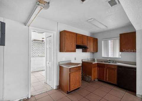 1668 W Waycross Circle, Deltona FL - photo 6 of 16