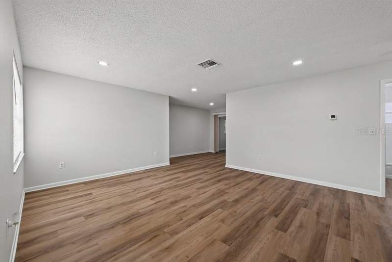 3 bedroom Single Family Residence at 5662 103rd Avenue, Pine Haven II, Pinellas Park — photo 2