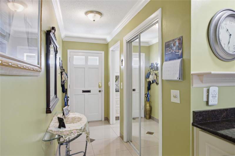 2 bedroom Villa at 1636 S Lake Avenue #1, Normandy Park South, Clearwater — photo 5
