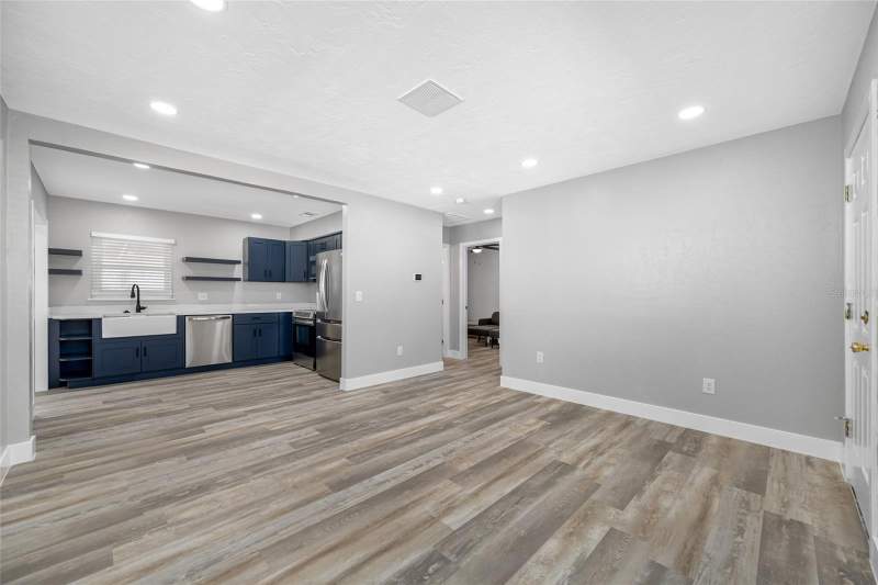 2 bedroom Single Family Residence at 340 79th Avenue, St Petersburg Beach Rep, St Pete Beach — photo 4
