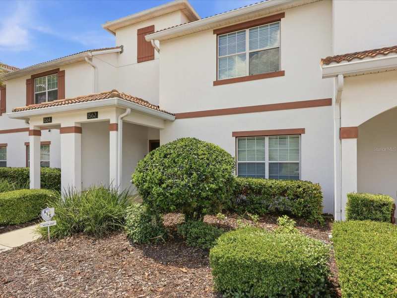 4 bedroom Townhouse at 1562 Moon Valley Drive, Stoneybrook South Ph I-1 & J-1, Davenport — photo 1