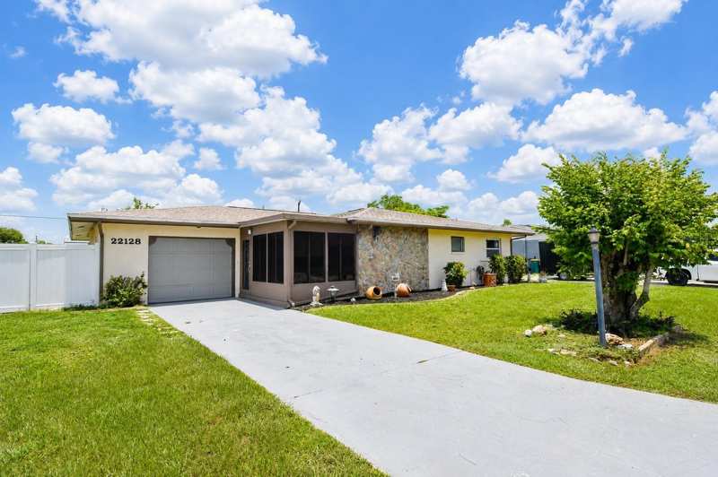 3 bedroom Single Family Residence at 22128 Bronxville Avenue, Port Charlotte Sec 007, Port Charlotte — photo 1