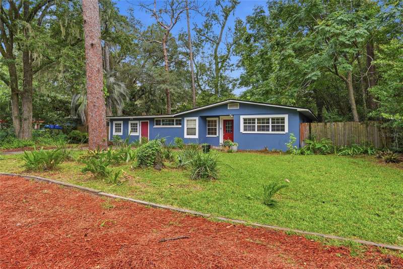 5 bedroom Single Family Residence at 630 NW 35th Terrace, Woodland Terrace, Gainesville — photo 2