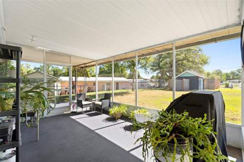 10220 Wellington Avenue, Dade City FL - photo 7 of 50