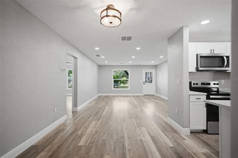 7407 Dundee Way, Weeki Wachee FL - photo 8 of 31