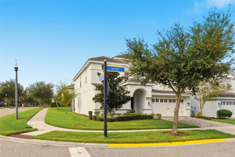 8 bedroom Single Family Residence at 9099 Hazard Street, Stoneybrook South, Davenport — photo 2