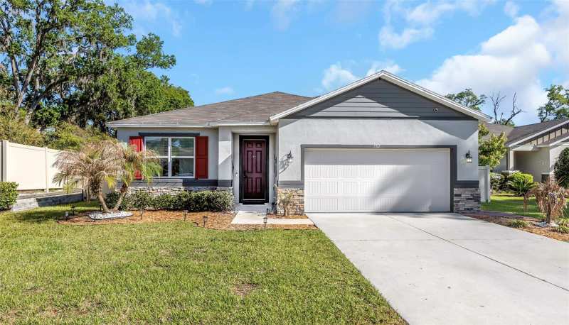 4 bedroom Single Family Residence at 3912 Reflection Dock Drive, Mirror Lake, Seffner — photo 1