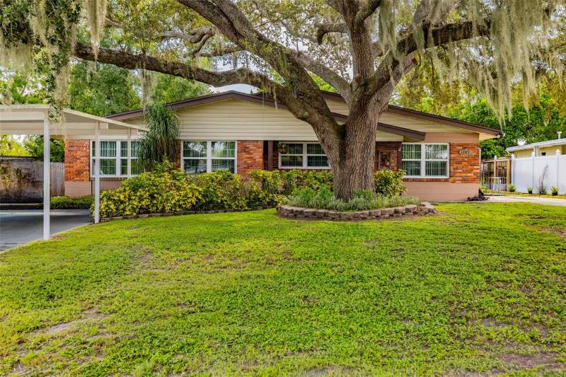 2 bedroom Single Family Residence at 1205 W Camellia Drive, North Hill Sub, Brandon — photo 2