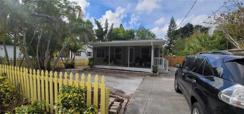 2 bedroom Single Family Residence at 2912 Hawthorne Street, Rio Vista, Sarasota — photo 1