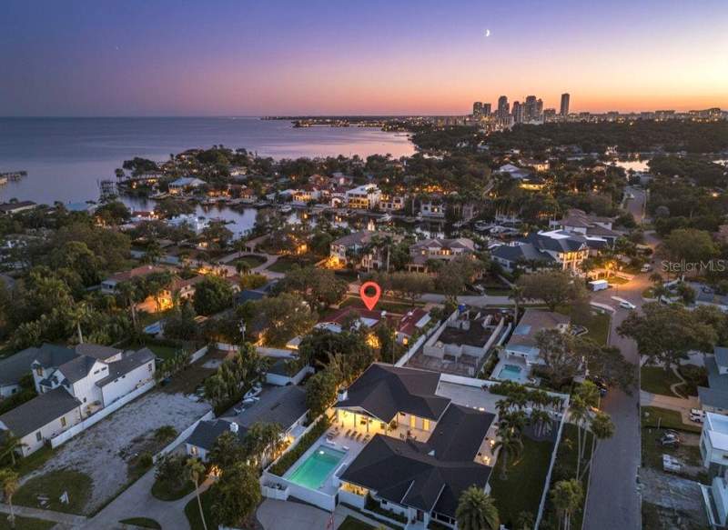 5 bedroom Single Family Residence at 1222 Brightwaters Boulevard, Snell Isle Brightwaters Sec 2, St Petersburg — photo 3