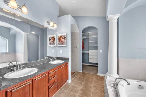 16405 Bridgewalk Drive, Lithia FL - photo 21 of 34