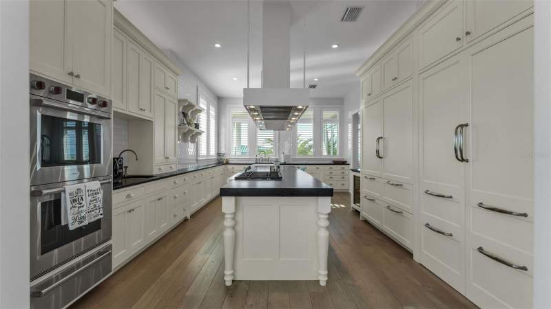 4 bedroom Single Family Residence at 1013 Eldorado Avenue, Carlouel, Clearwater — photo 4