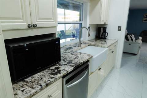 4710 Shale Place, Tampa FL - photo 8 of 31