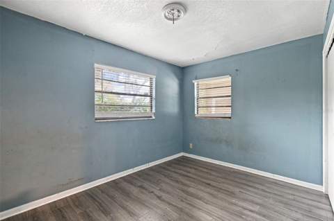8010 Sharon Drive, Tampa FL - photo 11 of 63