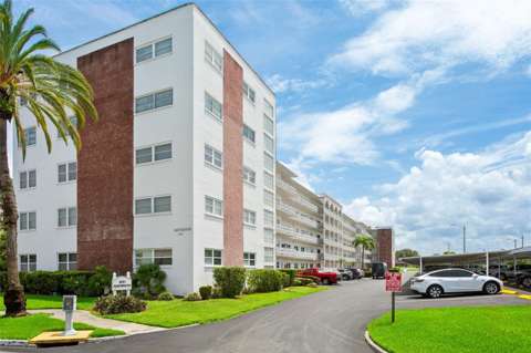 5501 80Th Street #402, home for sale in St. Petersburg 33709