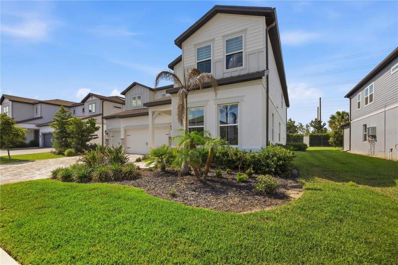 5 bedroom Single Family Residence at 13816 Sharp Hawk Drive, Hawks Fern Ph 3, Riverview — photo 2