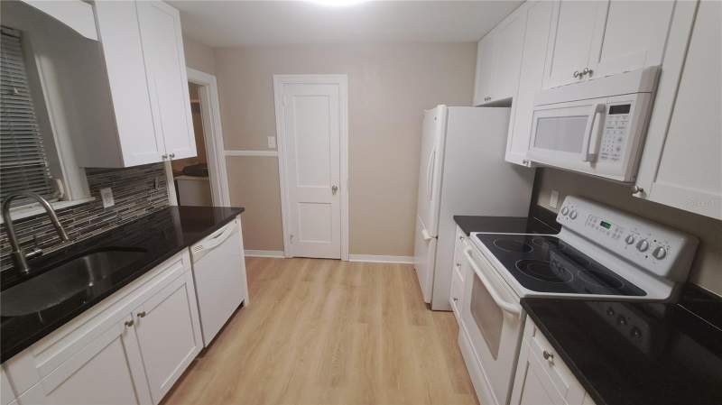 2 bedroom Single Family Residence at 4200 2nd Avenue, Inter Bay, St Petersburg — photo 4