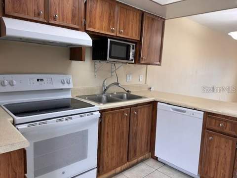 40 E Country Cove Way, Kissimmee FL - photo 8 of 39