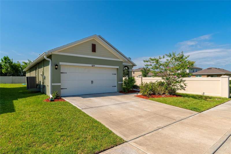 3 bedroom Single Family Residence at 2057 Twin Flower Lane, Riverbend At Cameron Heights Ph 4, Sanford — photo 3