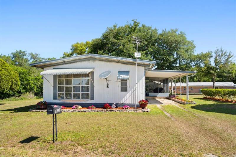 3 bedroom Mobile Home at 10220 Wellington Avenue, Hampton Court Unrec, Dade City — photo 4